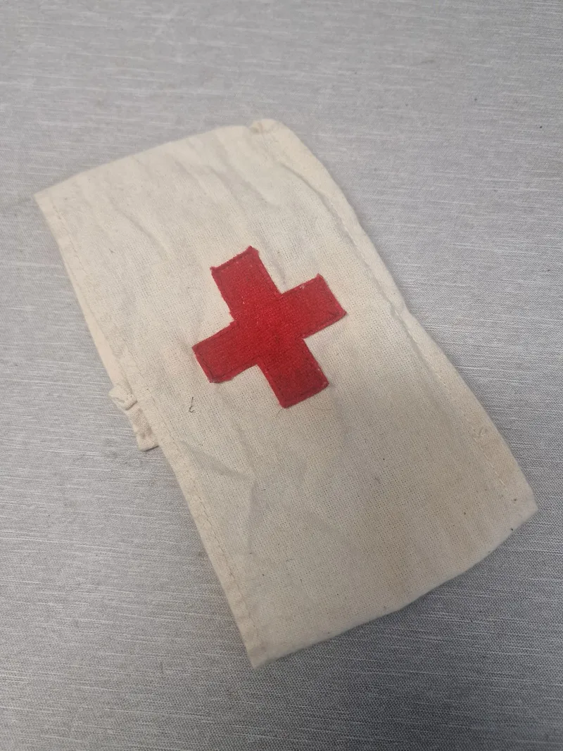 Originalt Engelsk  røde kors armbind