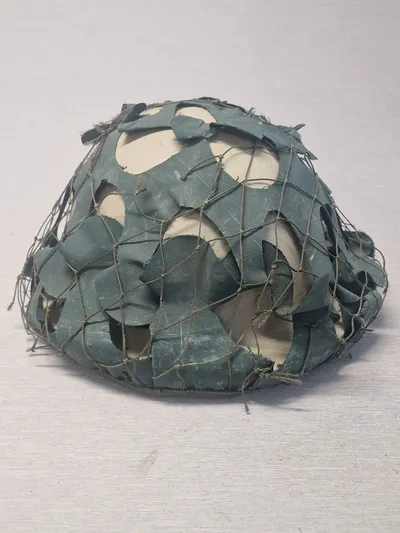 Original Sjælden Iraqi M80/03 Helmet With Net, hjembragt af Dansk officer