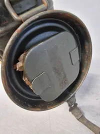 Original tysk gasmaske beholder med “øjne” i låget