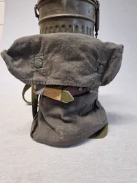 Original tysk gasmaske beholder med “gaspose”