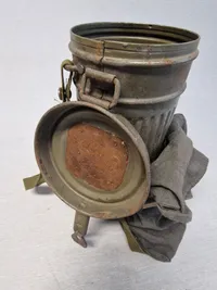 Original tysk gasmaske beholder med “gaspose”