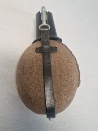 Original tysk feltflaske med kop