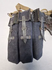 Y-rem med STG magasintasker og Makarov  pistoltaske (pistoltaske er original, resten Repro )