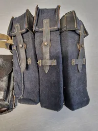 Y-rem med STG magasintasker og Makarov  pistoltaske (pistoltaske er original, resten Repro )