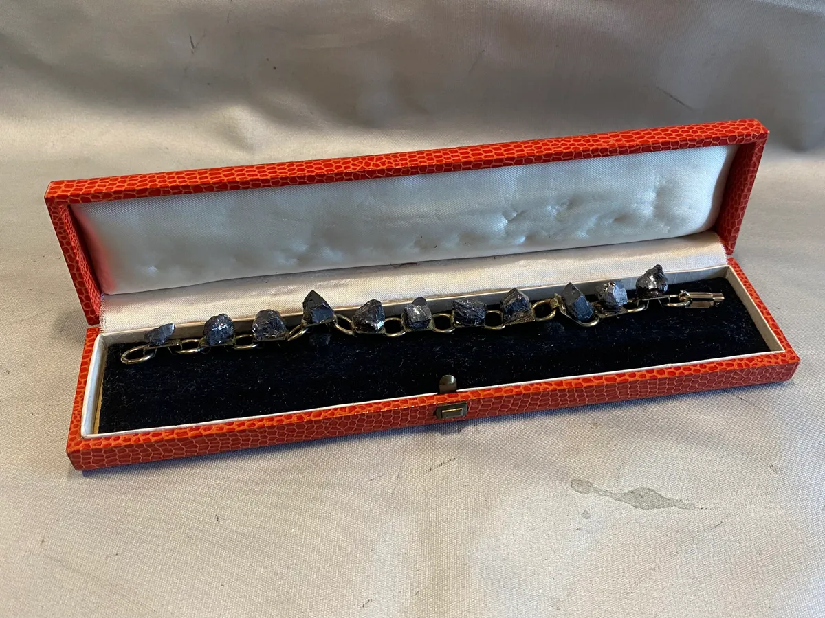 Armbånd med sten