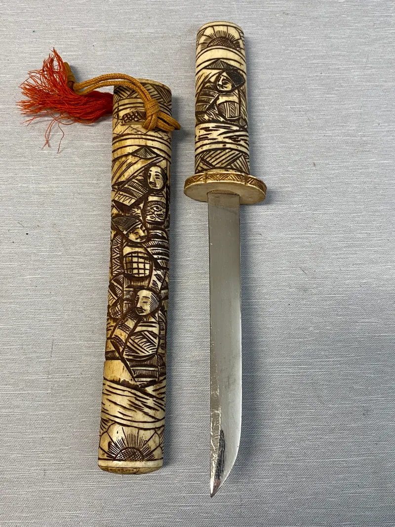 Japansk Tanto med ben montering