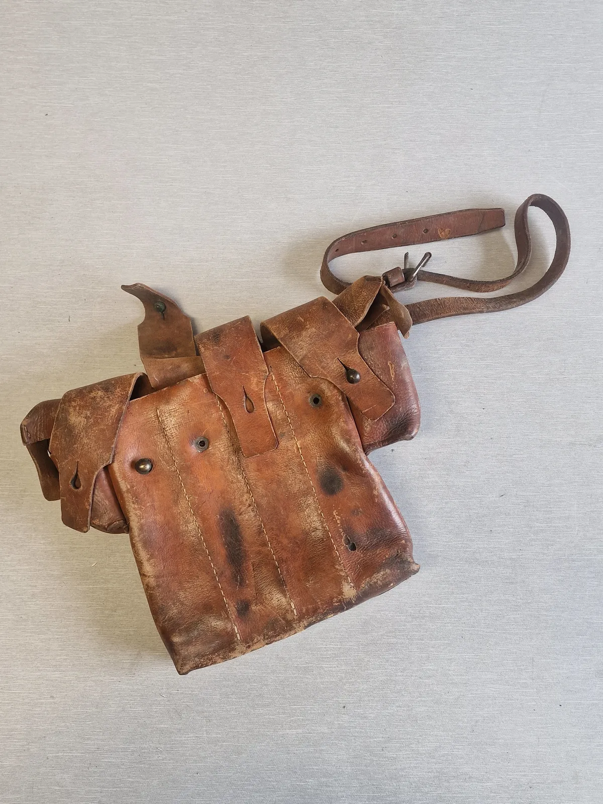 Original Husqarna MP44 magasintaske, brugt i den Danske brigade i Sverige
