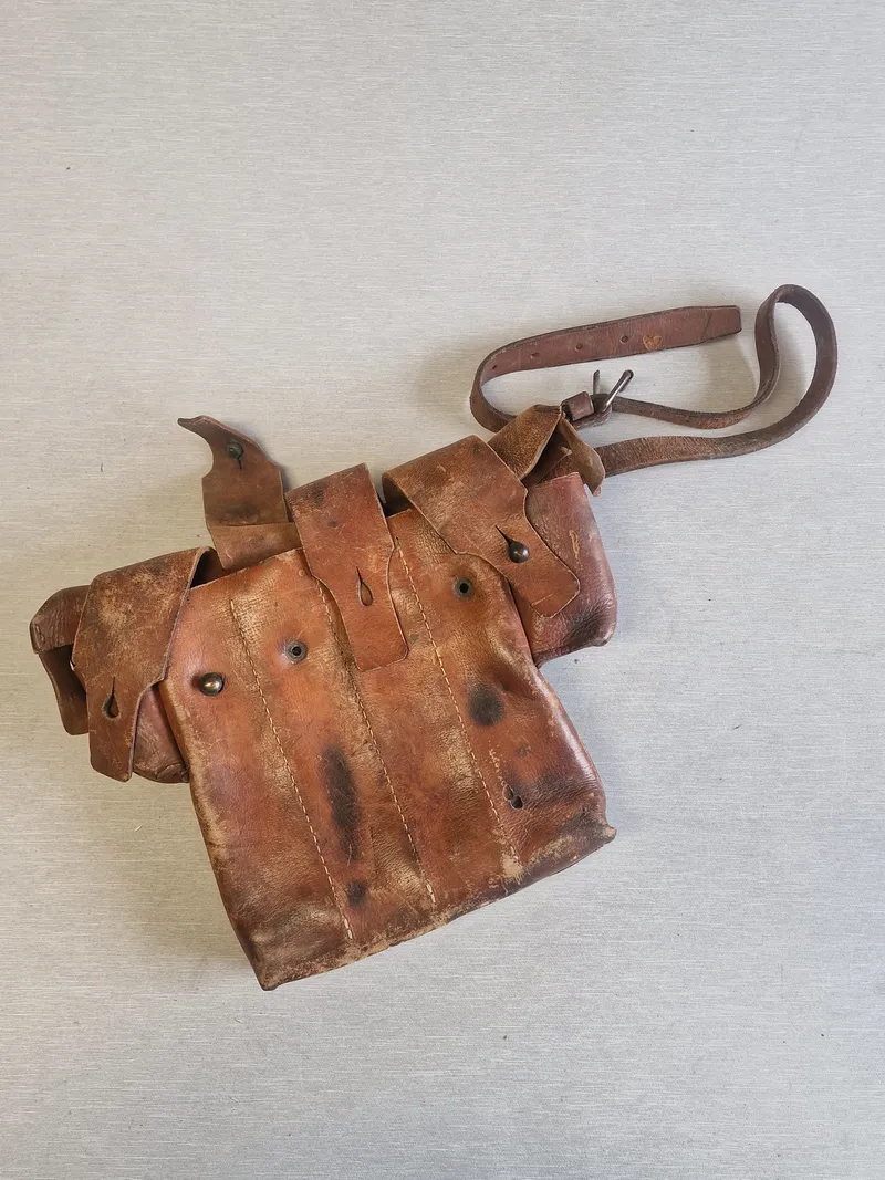 Original Husqarna MP44 magasintaske, brugt i den Danske brigade i Sverige