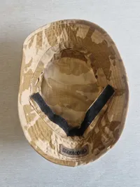 Bøllehat i engelsk ørken camo