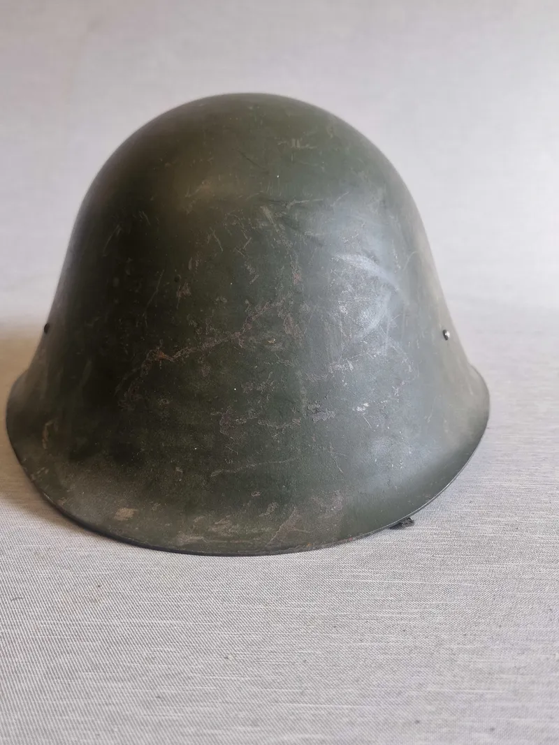 Original Romanian model M73/80 hjelm