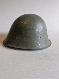 Original Romanian model M73/80 hjelm