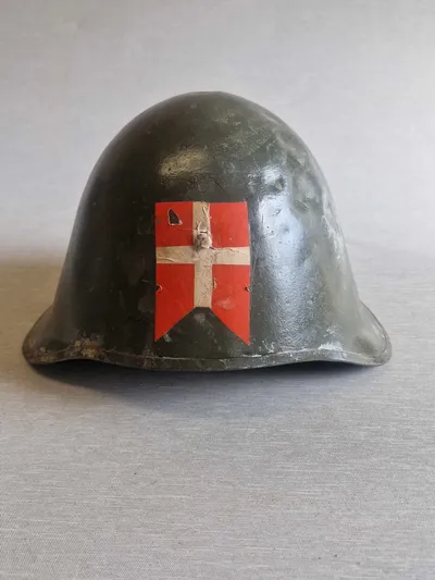 Original M/41 hjelm fra majdagene 1945