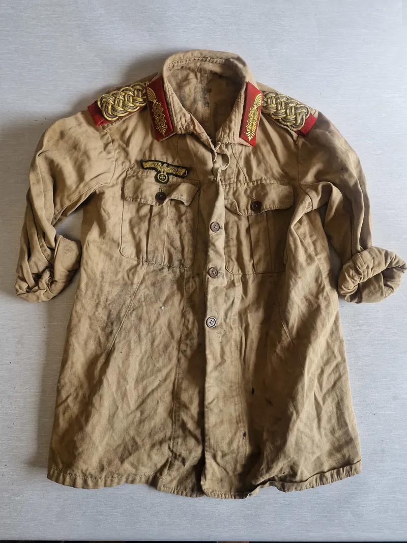 Generals uniformsskjorte - Postwar