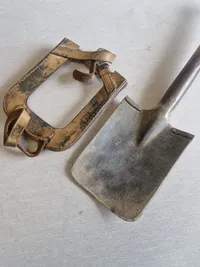 Original tysk feltspade - ww2 hylster Postwar???