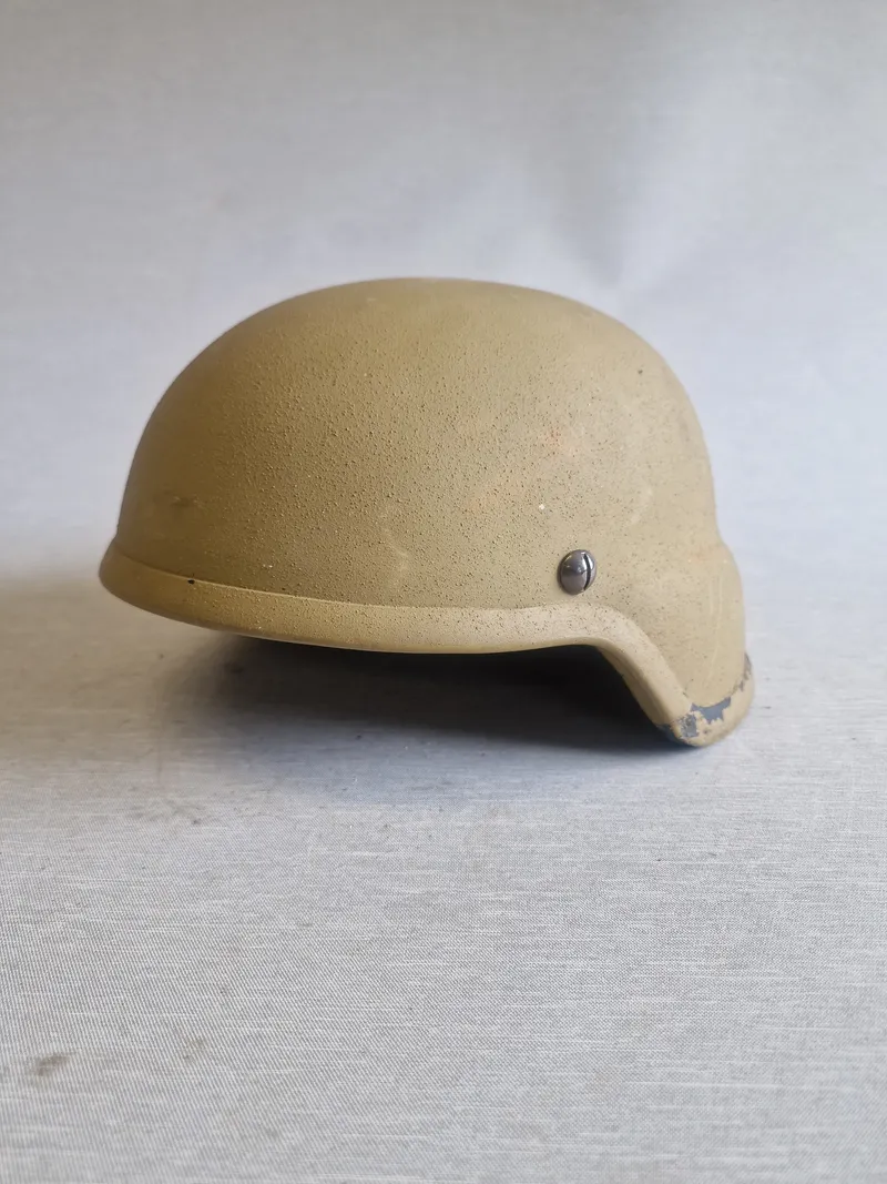 Militær kevlar hjelm