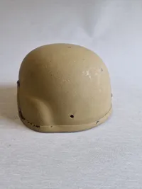 Militær kevlar hjelm