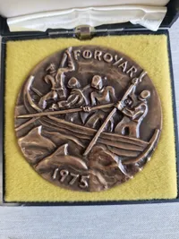 Færø medalje 1975 , Grønlands medalje 1973  , Islands medalje 1973
