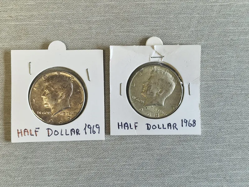 To originale amerikanske half dollars