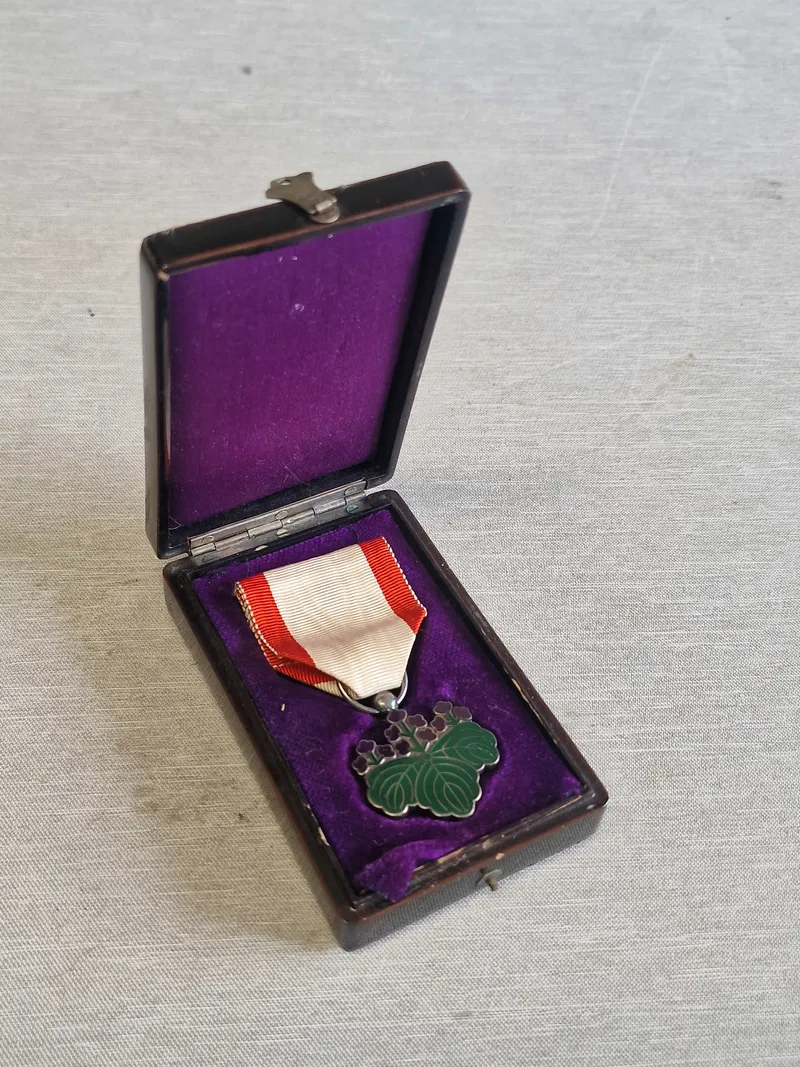 Original japansk Order of the Rising Sun 7th class med æske