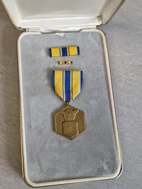 Original amerikansk medalje med æske Navngivet