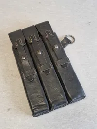 Tysk lædertaske til stangmagasiner MP40 original?