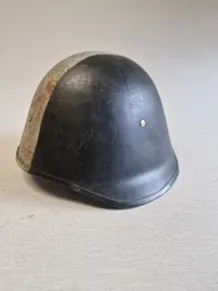 Original dansk M/41 hjelm med hvid stribe malet over