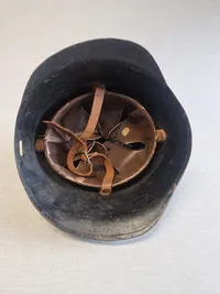 Original dansk M/41 hjelm med hvid stribe malet over