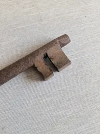 Antik håndsmedet nøgle