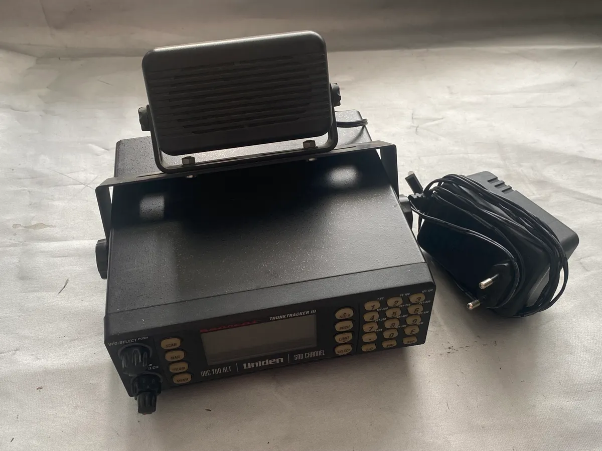 Original stor scannerstation til aflytning af radiofrekvenser