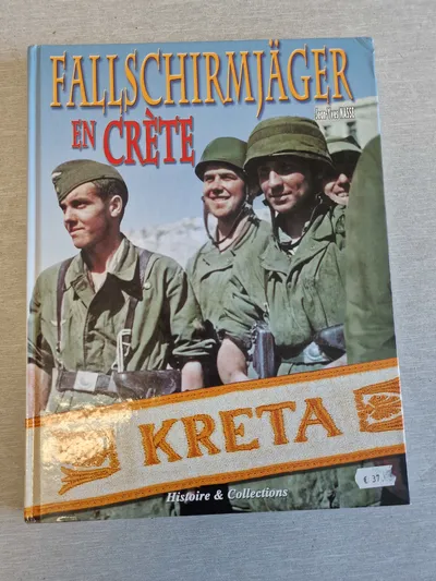 God bog om faldskærmsjægere i aktion på Kreta