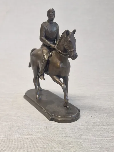 Original figur af Kong Christian X til hest
