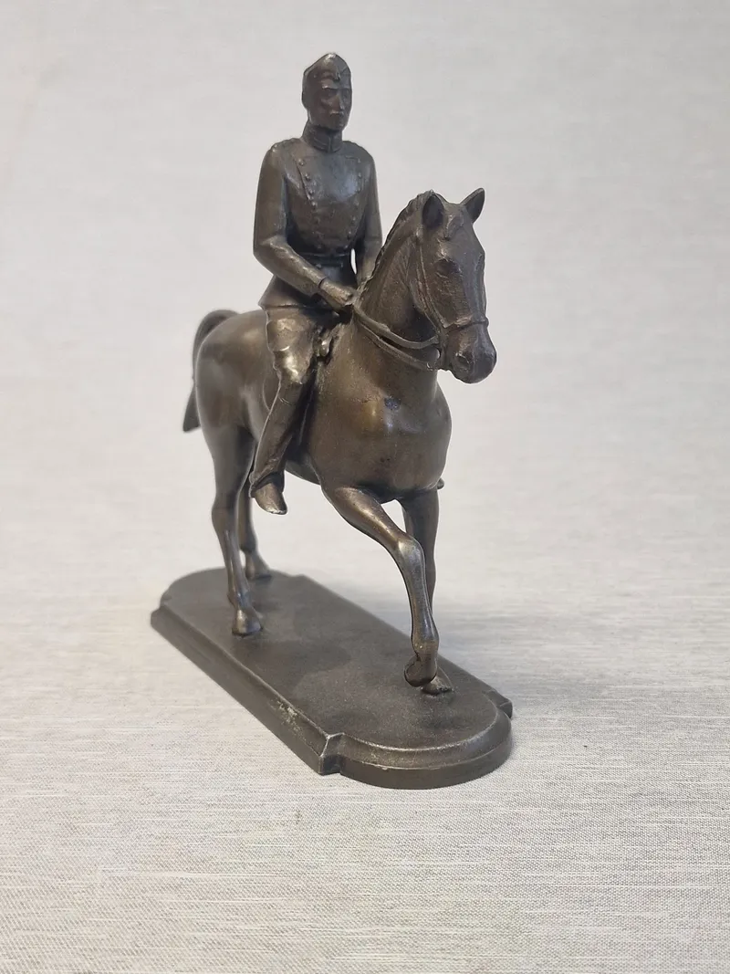 Original figur af Kong Christian X til hest