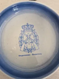 Diverse militære vægskjold