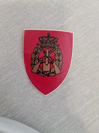 Diverse militære vægskjold