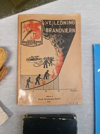 Samling diverse flyvevåben mm.