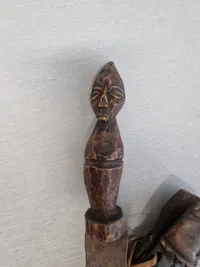 Lot afrikanske blankvåben mm.