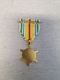 Original Republic Of Vietnam Wound Medal
(Chiến-Thương Bội-Tinh)
