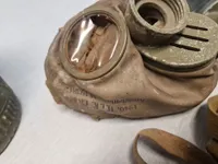 Lot diverse krigs gasmasker mm.