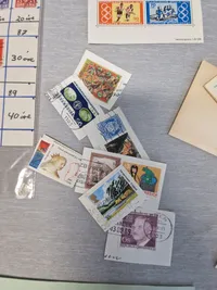 Samling diverse frimærker mm. Flere militære