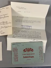Originalt Lot fra samme mand , soldaterbog, ID disk mm. 1942 Læge