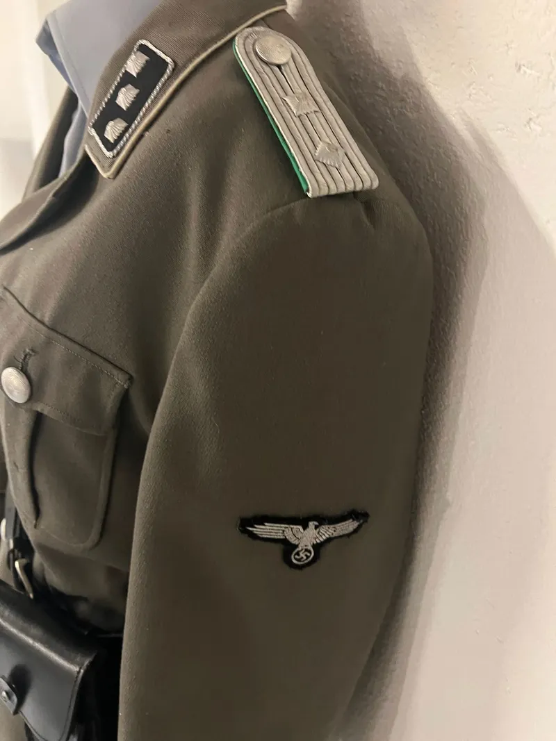 DDR uniform omlavet til SS, gine medfølger ikke