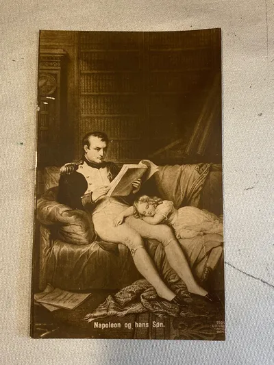 Postkort med motiv af Napoleon og søn - har desværre været klistret ind i bog