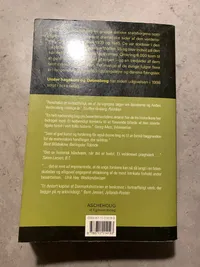 Under hagekors og dannebrog -Danskere i Waffen-SS