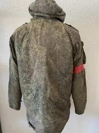 Original russisk vinterjakke med ærmepatch kommer direkte fra fronten i Ukraine