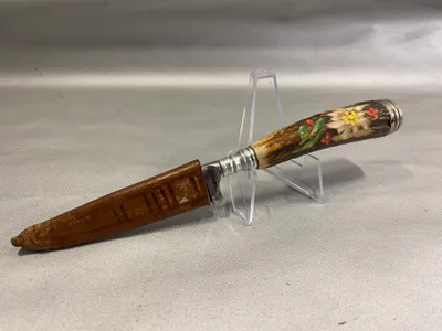Kniv fra tiden omkring ww2 med Edelweis på grebet
