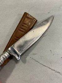Kniv fra tiden omkring ww2 med Edelweis på grebet