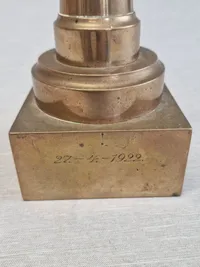 Original tung milepæl ( 2 kg ) som brevpresse
