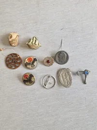 Samling originale WHW mærker WW2