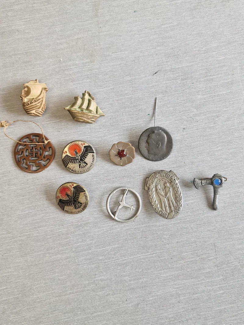 Samling originale WHW mærker WW2