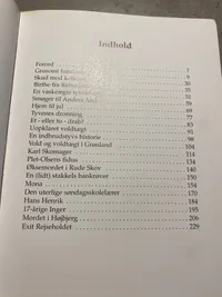 Diverse bøger om rejseholdet